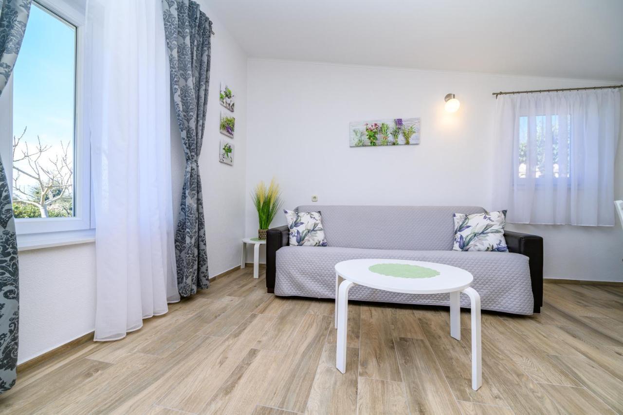 Krcina Holiday Home Cres Eksteriør bilde