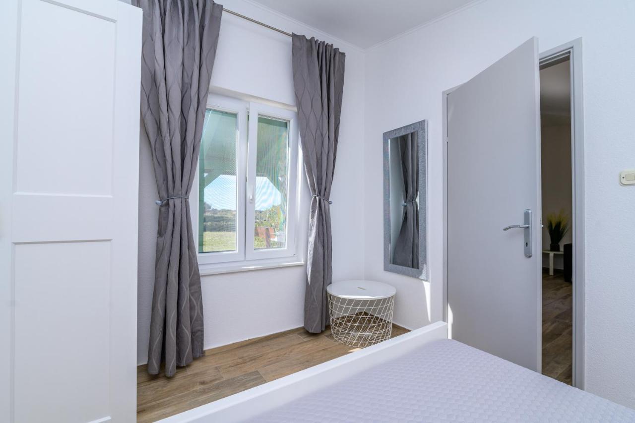 Krcina Holiday Home Cres Eksteriør bilde