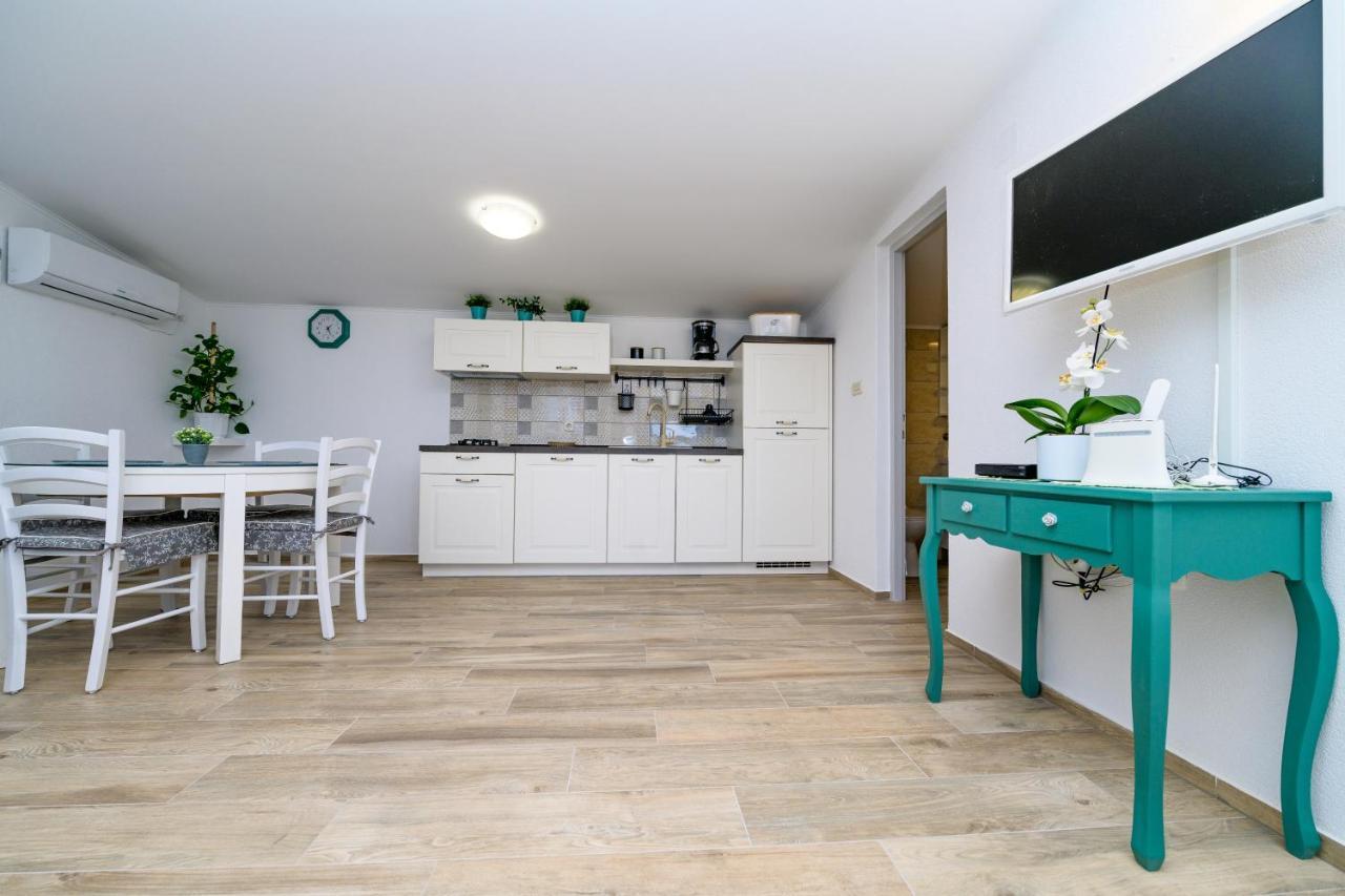 Krcina Holiday Home Cres Eksteriør bilde